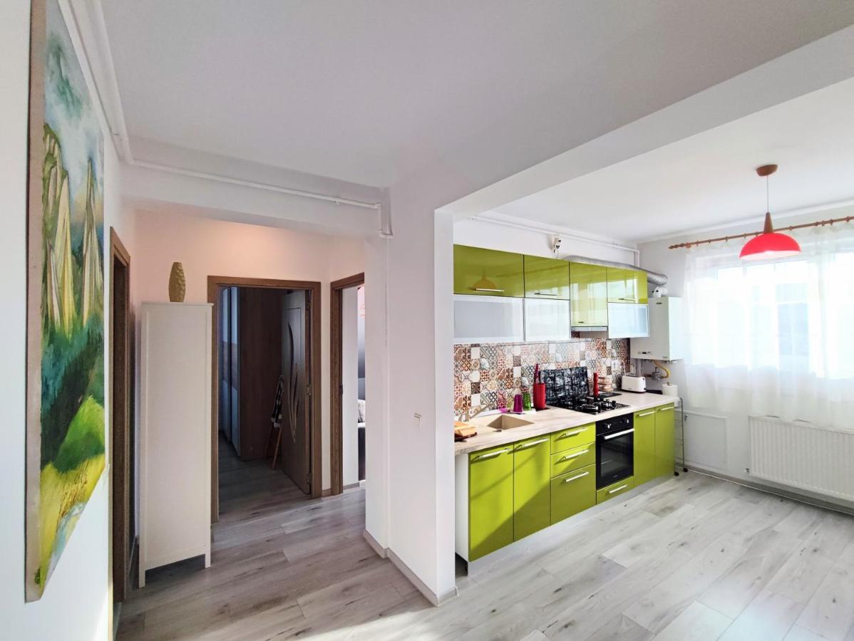 Quiet And Cozy 2 Bedroom Flat With Free Parking Included Floresti  Exterior photo