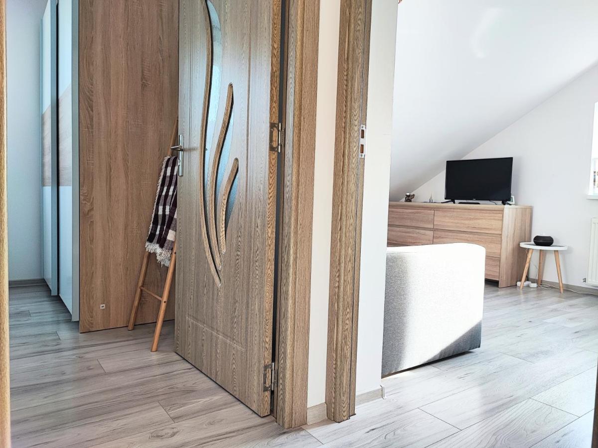 Quiet And Cozy 2 Bedroom Flat With Free Parking Included Floresti  Exterior photo
