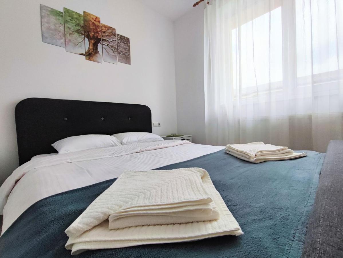 Quiet And Cozy 2 Bedroom Flat With Free Parking Included Floresti  Exterior photo