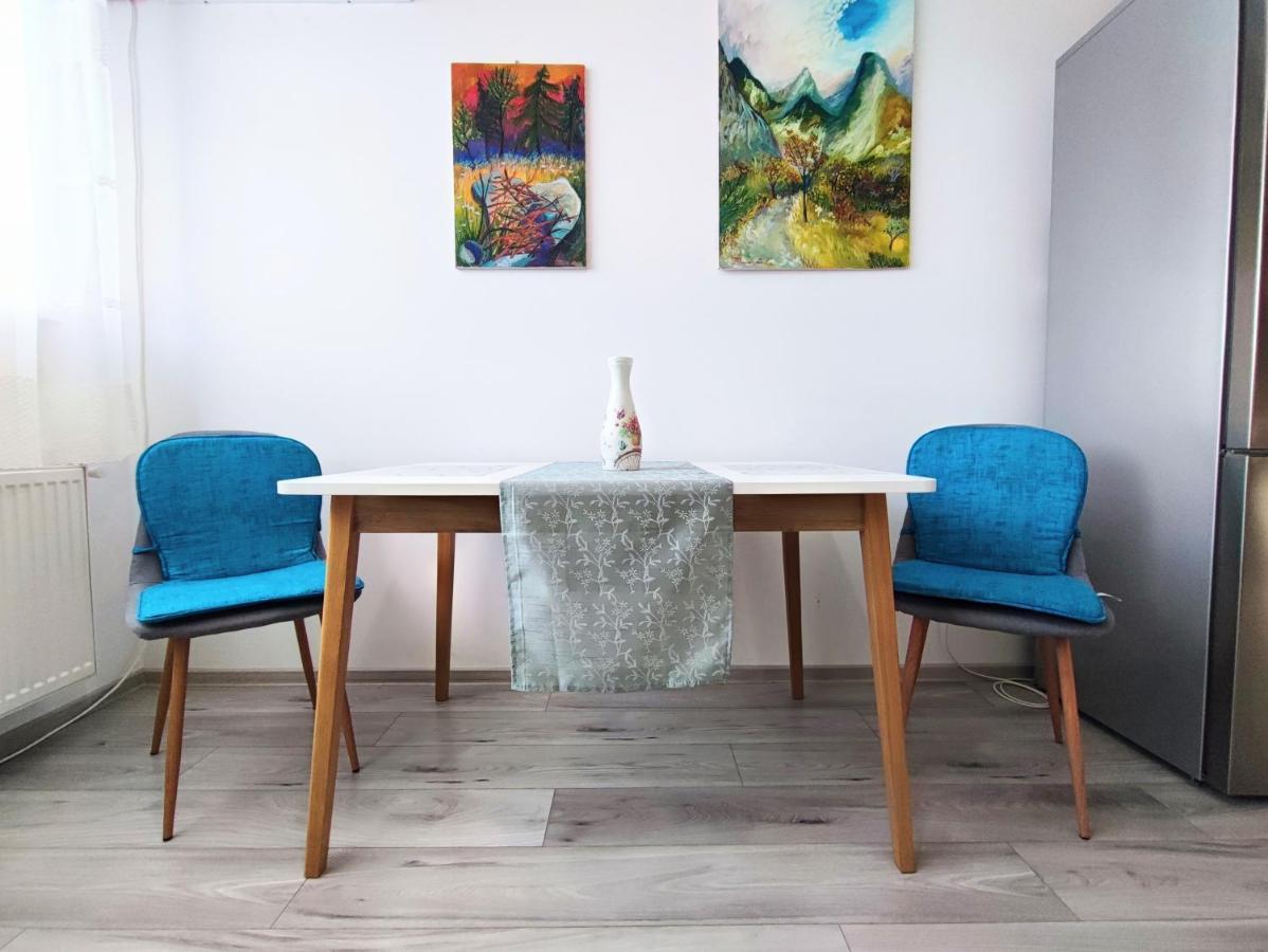 Quiet And Cozy 2 Bedroom Flat With Free Parking Included Floresti  Exterior photo