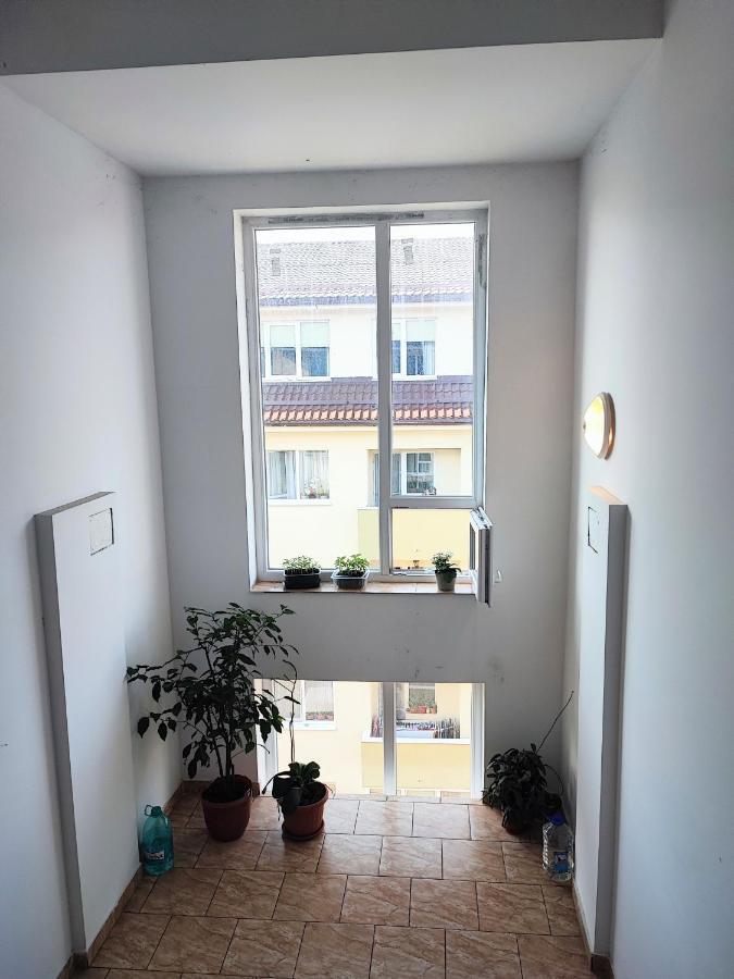 Quiet And Cozy 2 Bedroom Flat With Free Parking Included Floresti  Exterior photo